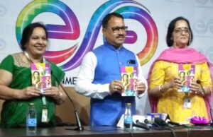 YASHODHARA KATKAR’S ‘APOORVA, ALAUKIK, EKMEV’ BOOK RELEASED ON LEGENDARY BHALJI PENDHARKAR’S DEATH ANNIVERSARY