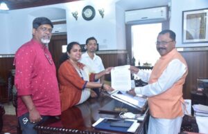 कोंकणी भाशा मंडळ-गोंयान राज्यपालांक सादर केलो कोंकणी खातीरचो जाहीरनामो