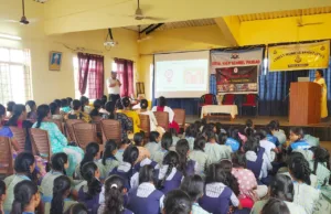 ‘गर्भाशयाच्या कर्करोगापसून वाचोवपाक लागून आपले ल्हान चलियांक वासिनां दियात,’ डॉ. शेखर साळकार हांचे पिळगावां जाल्ले कार्यक्रमात आवाहन