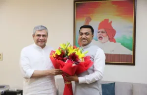 CM DR PRAMOD SAWANT & RAILWAYS MINISTER ASHWINI VAISHNAW DISCUSS INITIATIVES TO ENHANCE RAILWAY OPERATIONS IN GOA