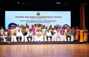 30 SHRAM-DHAM BENEFICIARIES PRESENTED HOUSE KEYS