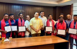 TOURISM MINISTER FELICITATES DRISHTI MARINE LIFESAVERS INVOLVED IN RESCUE OF FISHERMEN OFF MOBOR BEACH